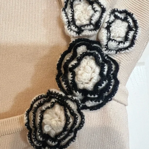 BCBGMaxAzria Tan Cream Top with Flutter Cap Sleeves - Picture 2 of 5